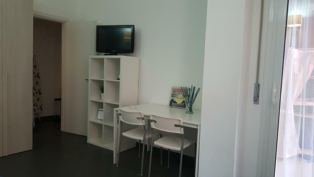 Danicolas Cairoli Apartment 몬차 외부 사진